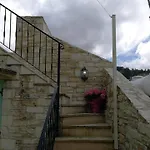 Laoutaris Apartman *
