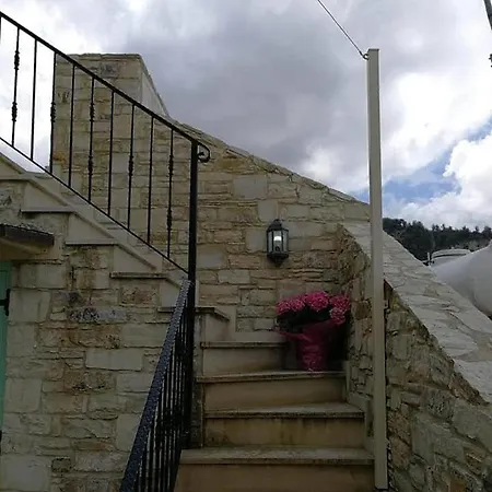 Laoutaris Apartamento *