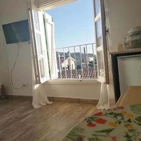 Apartment Laoutaris *