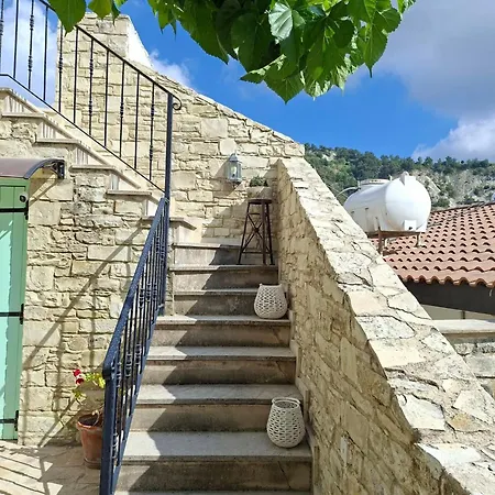 Laoutaris Apartment *