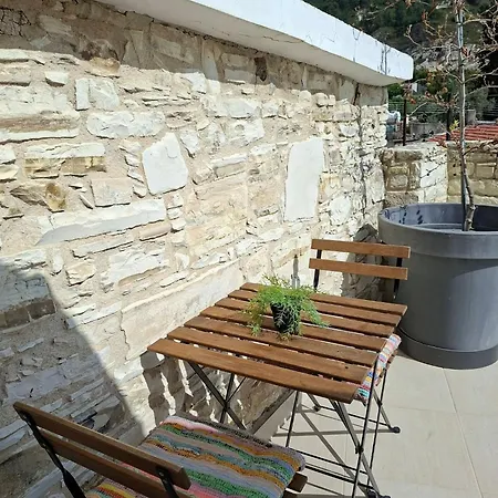 Apartment Laoutaris *